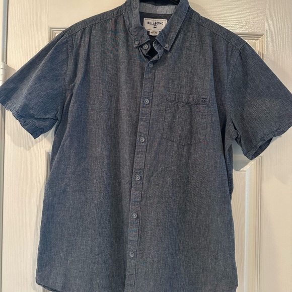 Billabong Gray Button Down Shirt Size L - Picture 1 of 3